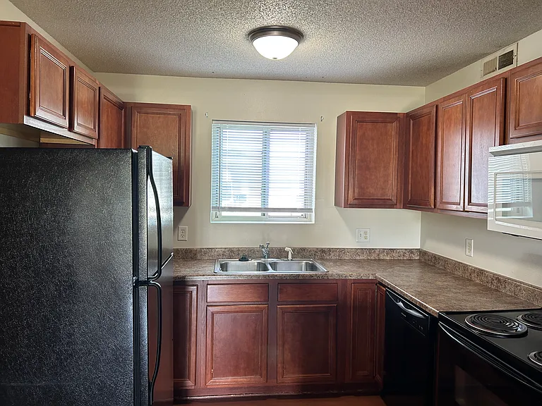 1780 N Jones Blvd #3 — Photo 9