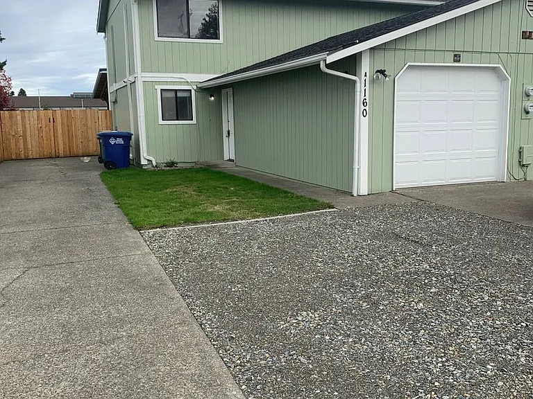 1160 Main St #A — Photo 1