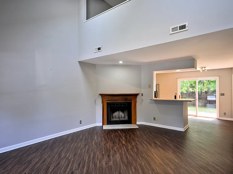 112 Azalea Ct — Photo 5