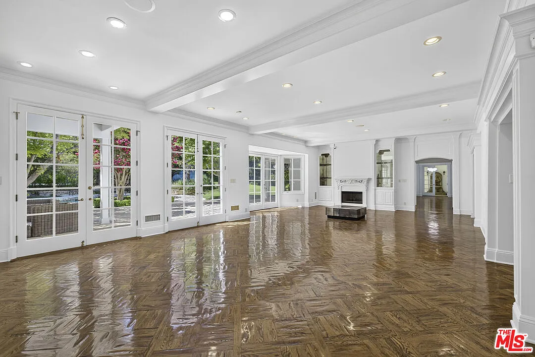 6 bed, 6.5 bath, 7709 sqft, $52,000 — Photo 4