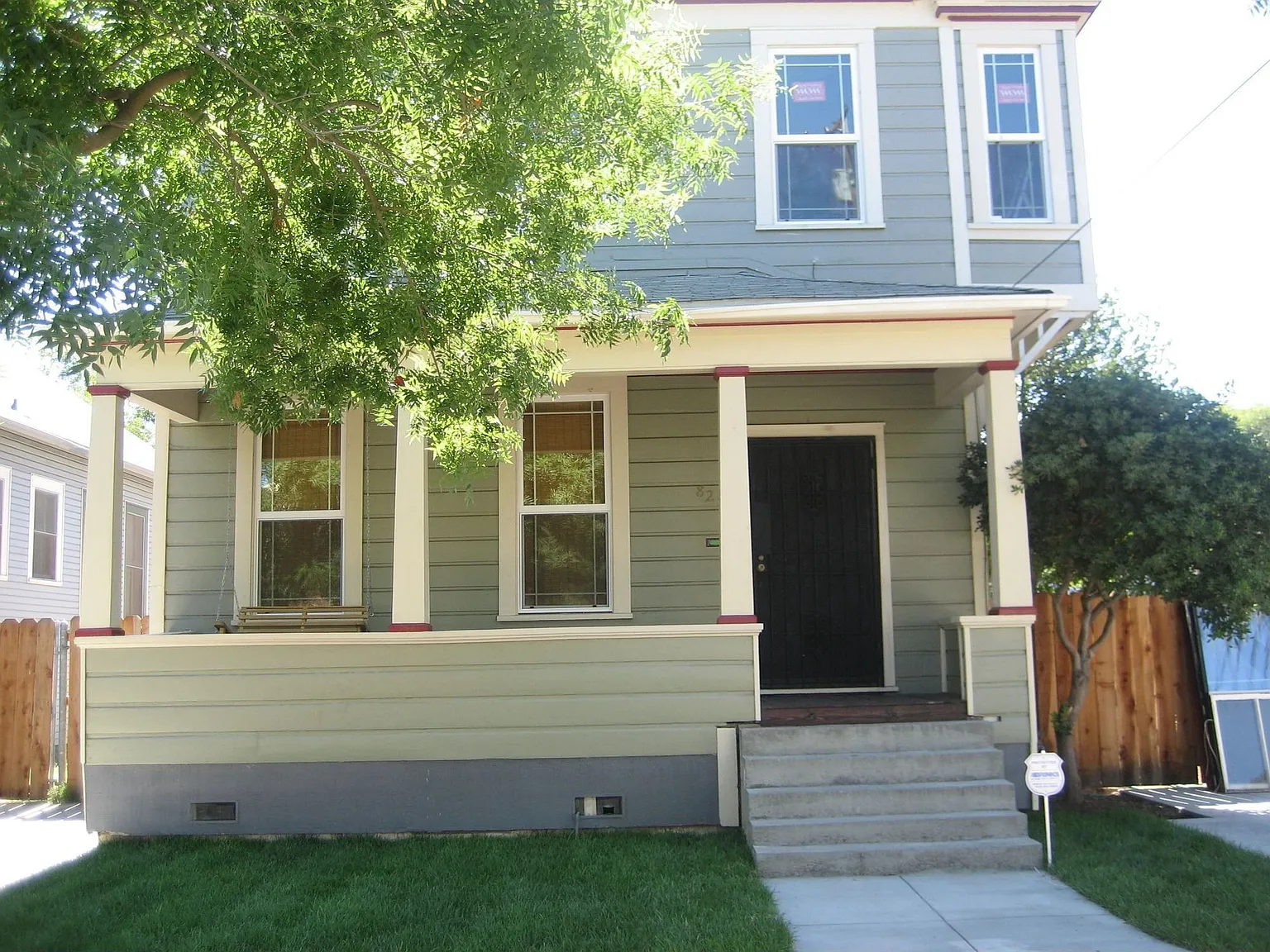 825 N Commerce St photo 1