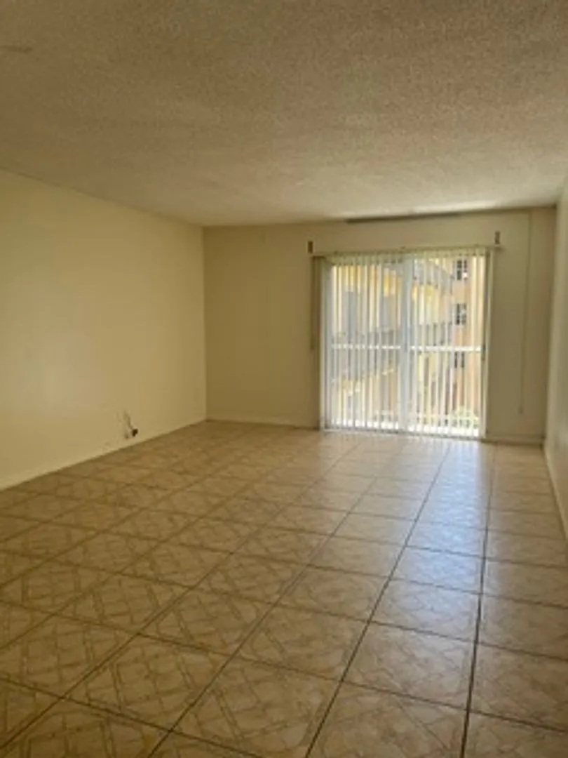 $500 Off First Months Rent! Tampa Racquet Club! — Photo 3