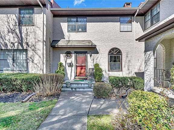 2nd image of 140 Somerset Dr
