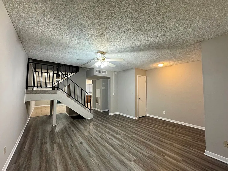 9502 Quail Village Ln — Photo 5