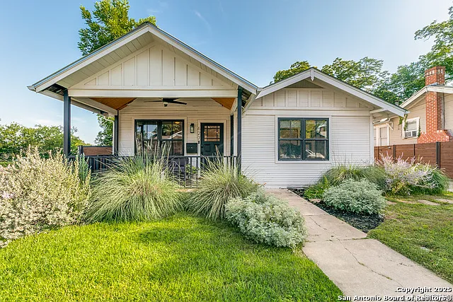 3 bed, 2.0 bath, 1591 sqft, $2,650 — Photo 1