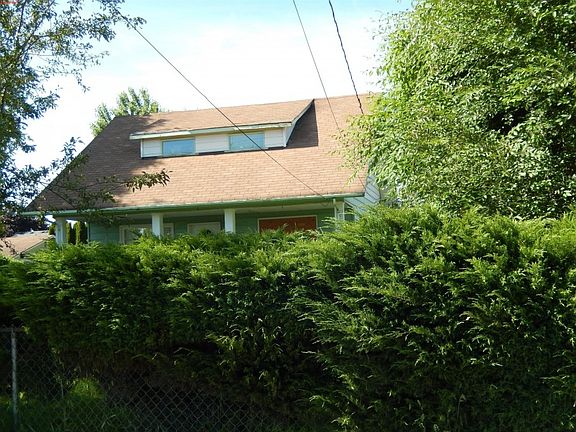 4th image of 917 24th St NE
