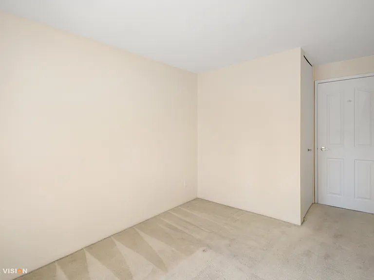 6191 Camsell Cres — Photo 2