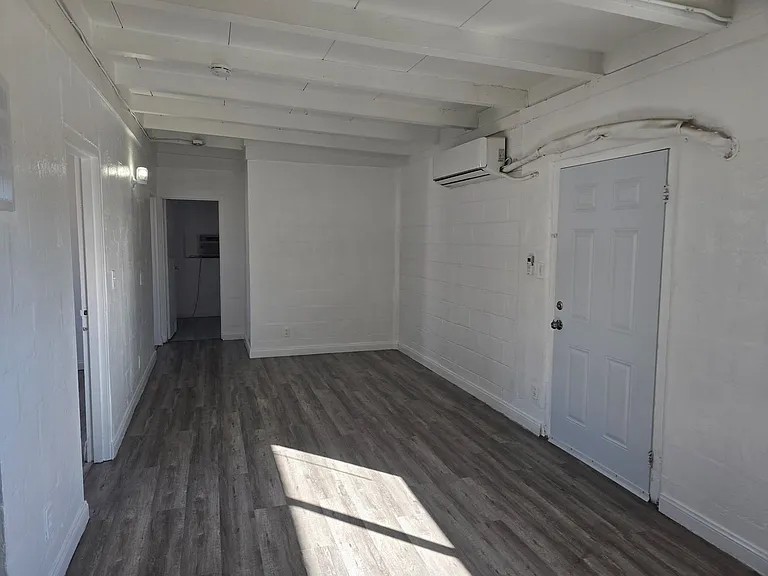1911 Princeton St — Photo 25