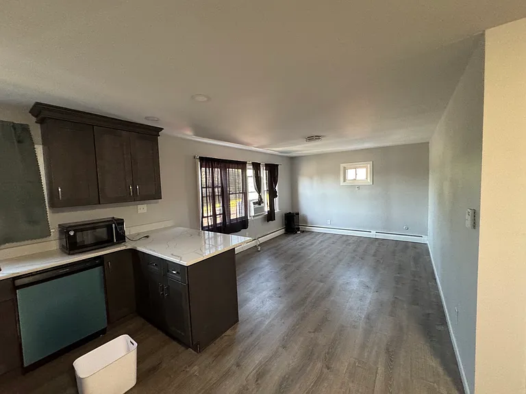 1204 Western Ave #1 — Photo 5