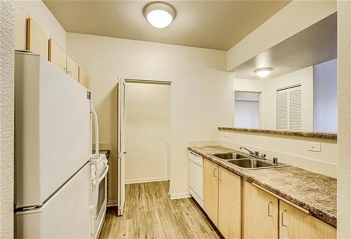 Sierra Oaks — Photo 30