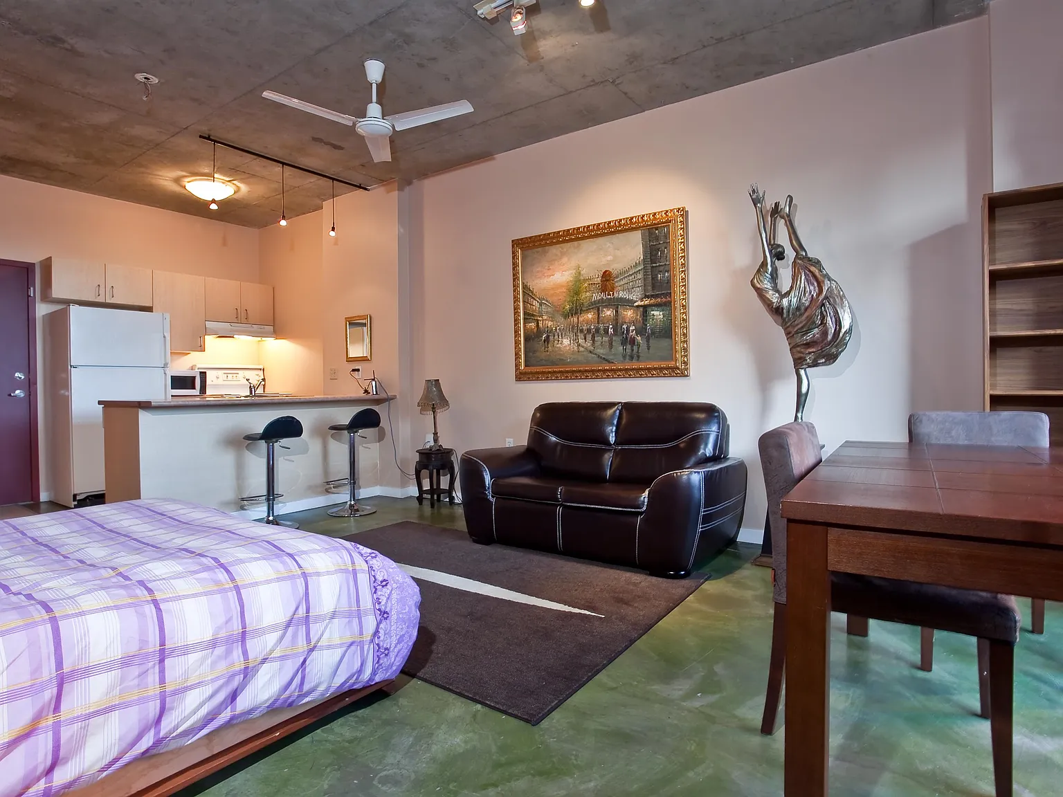 Studio, 411 sqft, $2,450 — Photo 1