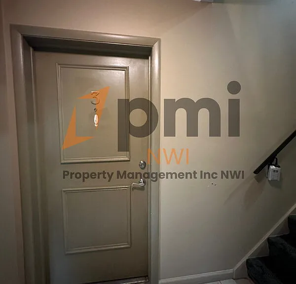 105 Harrington Ave #3 — Photo 3