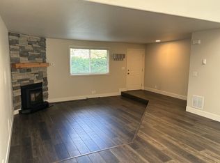 1050 NE Butler Market Rd APT 15, Bend, OR 97701