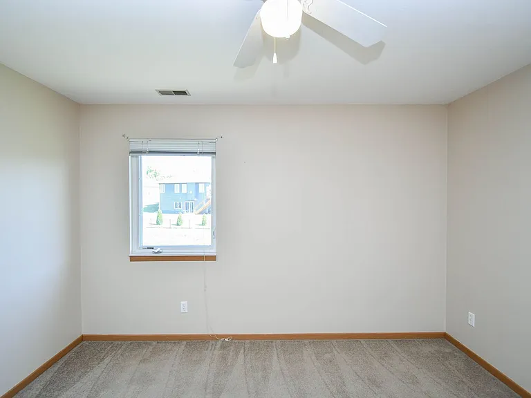 1420 E Redwood Blvd — Photo 25