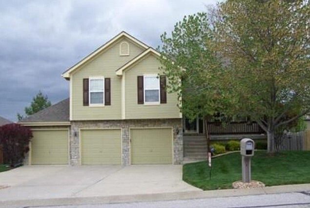 1st image of 613 NE Hans Dr