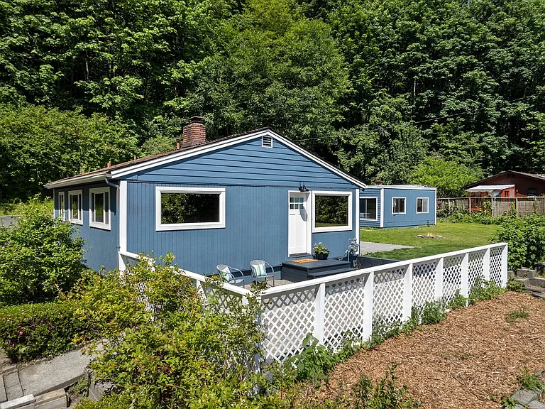 7119 Highland Park Way SW — Photo 1