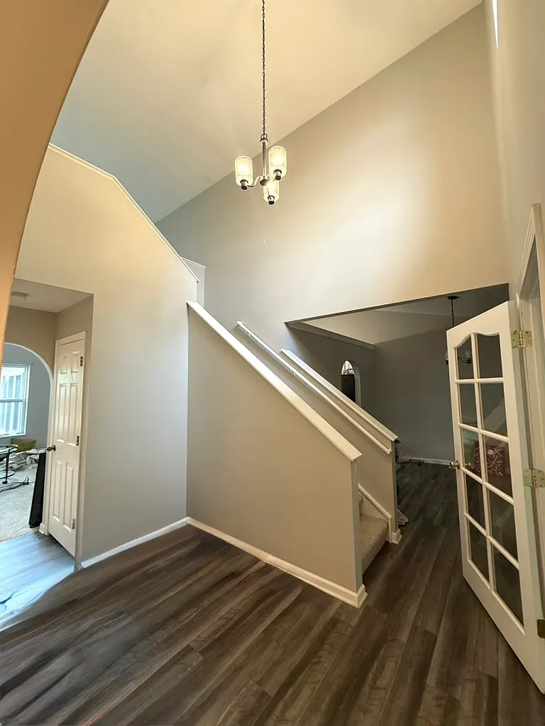 Building Photo - 6370 Bellinger Dr