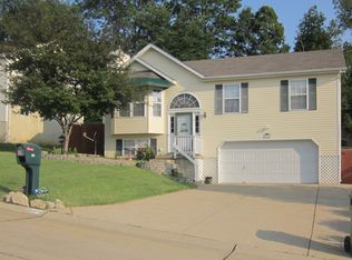 1269 Fenton Ridge Dr, Fenton, MO 63026