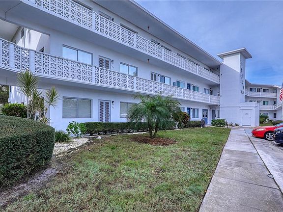 3rd image of 11224 82nd Ave APT 207