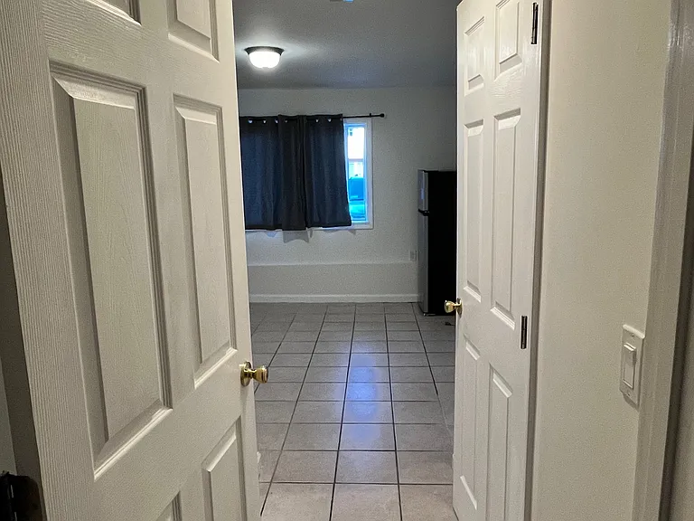 15 Santa Ana Ave — Photo 1