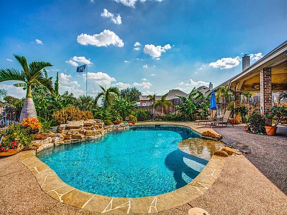 4th image of 412 Locksley Ct