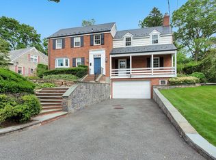92 Remington Rd, Manhasset, NY 11030
