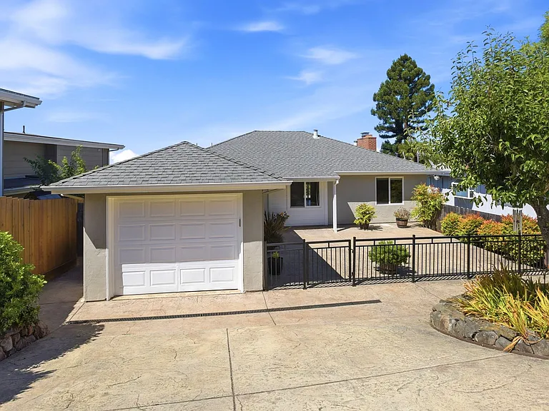 2317 Wooster Ave — Photo 2