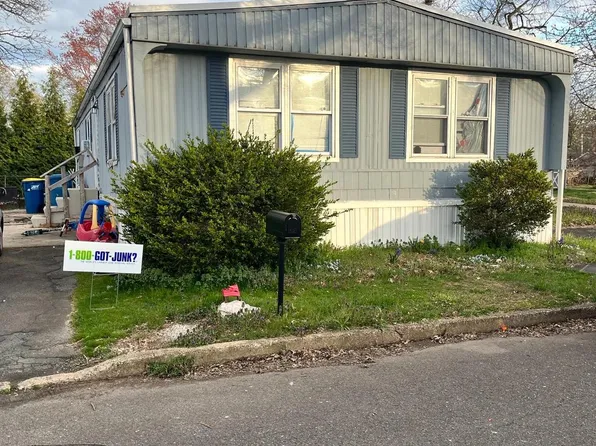 4311 Dover Dr, Morrisville, PA 19067