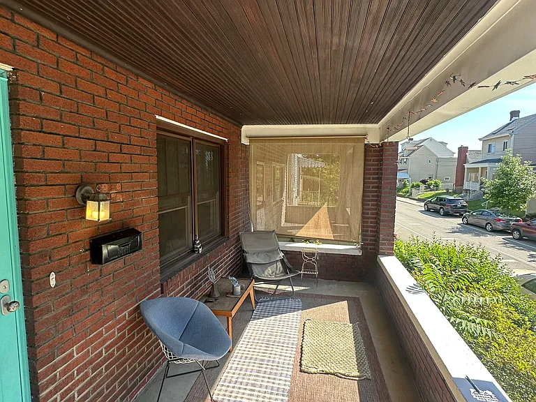 1823 Jancey St — Photo 2