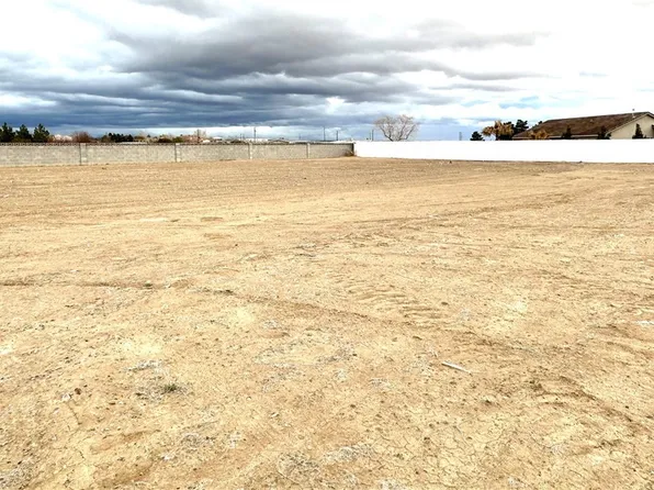 6751 S Sandpebble St, Pahrump, NV 89061
