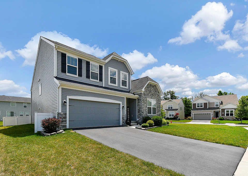 1st image of Cloverhill Dr