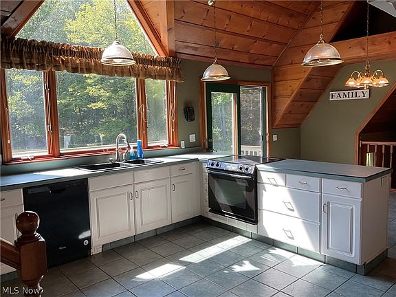 5th image of 15585 Kidd Dr