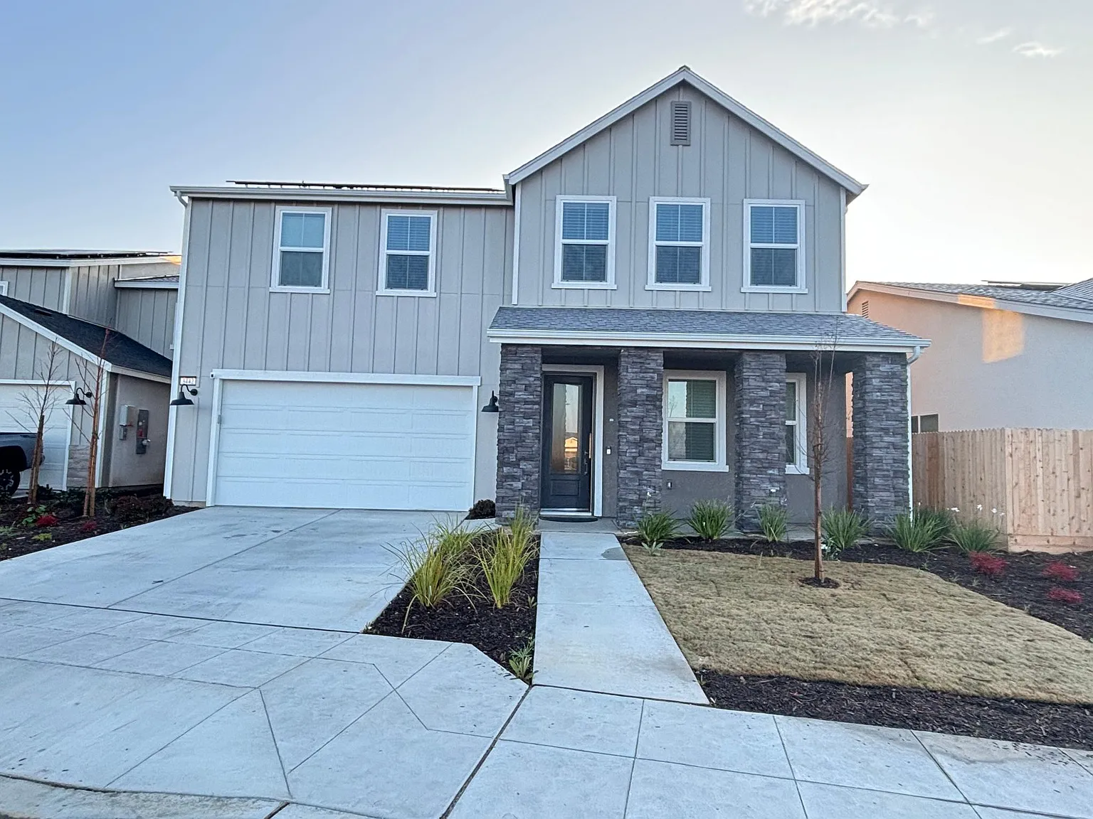 5 bed, 3240 sqft, $3,300 — Photo 1