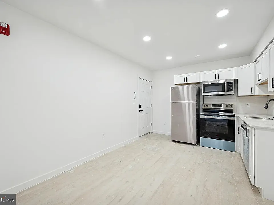 5530 Boyer St #2B
