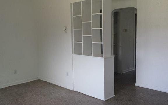 5th image of 2075 Camellia Dr