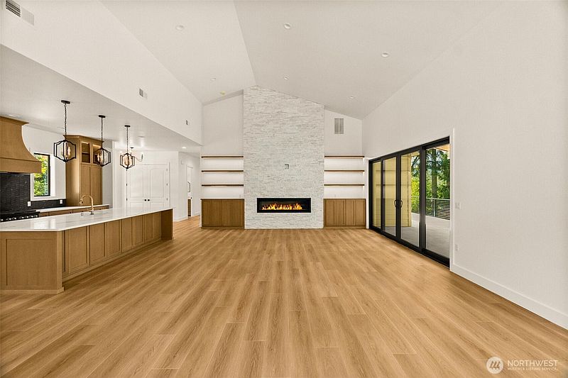 4th image of 3120 Aspinwall Road NW