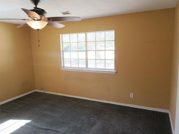 3rd image of 4204 Lynn Ora Dr
