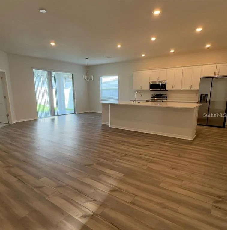 4 bed, 2.5 bath, 2029 sqft, $2,450 — Photo 4