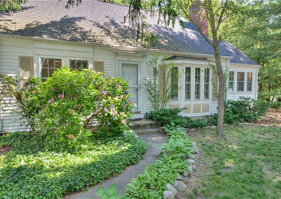 1st image of 17 Stanhope Dr
