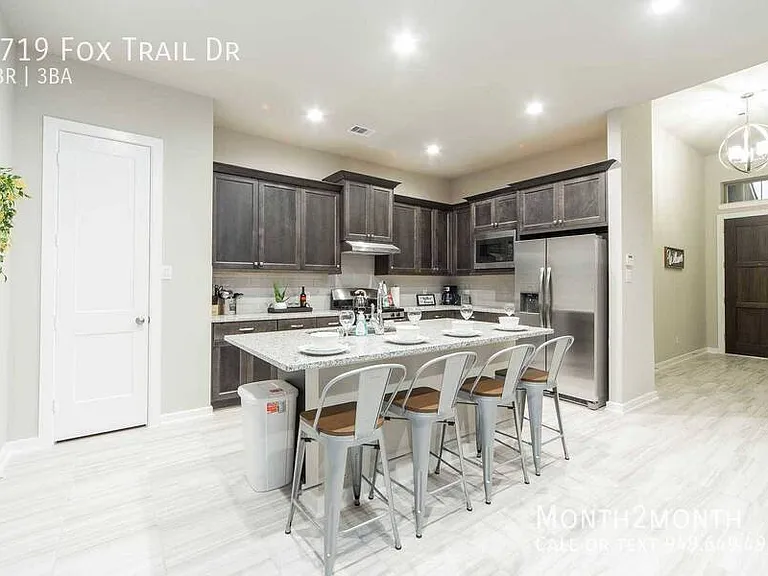 8719 Fox Trail Dr — Photo 6