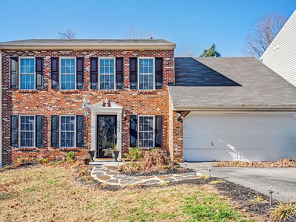 2nd image of 5062 Meadow Crossing Ln NE