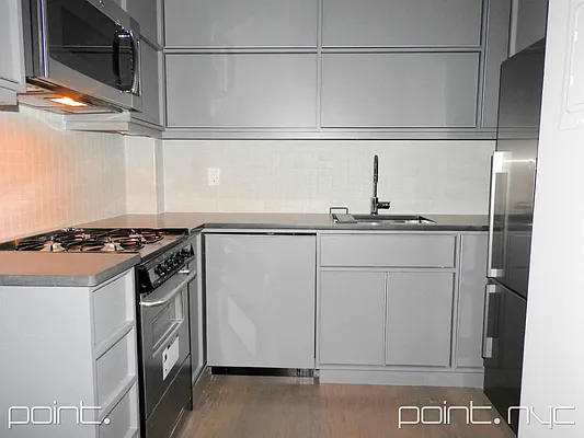 Rented by Point NYC | media 30