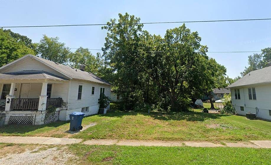 2nd image of 2023 College St