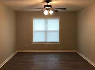 210 Reinhardt Ave, East Bernard, TX 77435