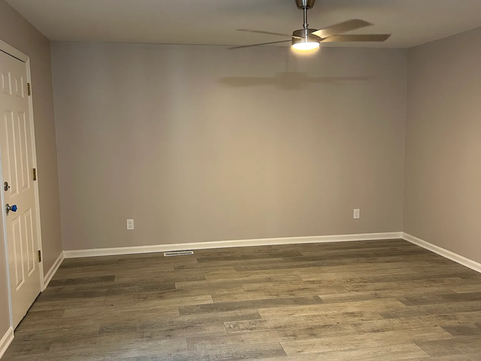 2 bed, 1.5 bath, 950 sqft, $1,200 — Photo 2
