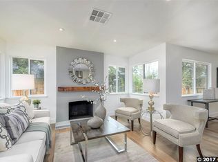 2 Sparrow Ct, Moraga, CA 94556