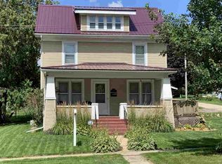 302 E Garfield St, Mount Horeb, WI 53572
