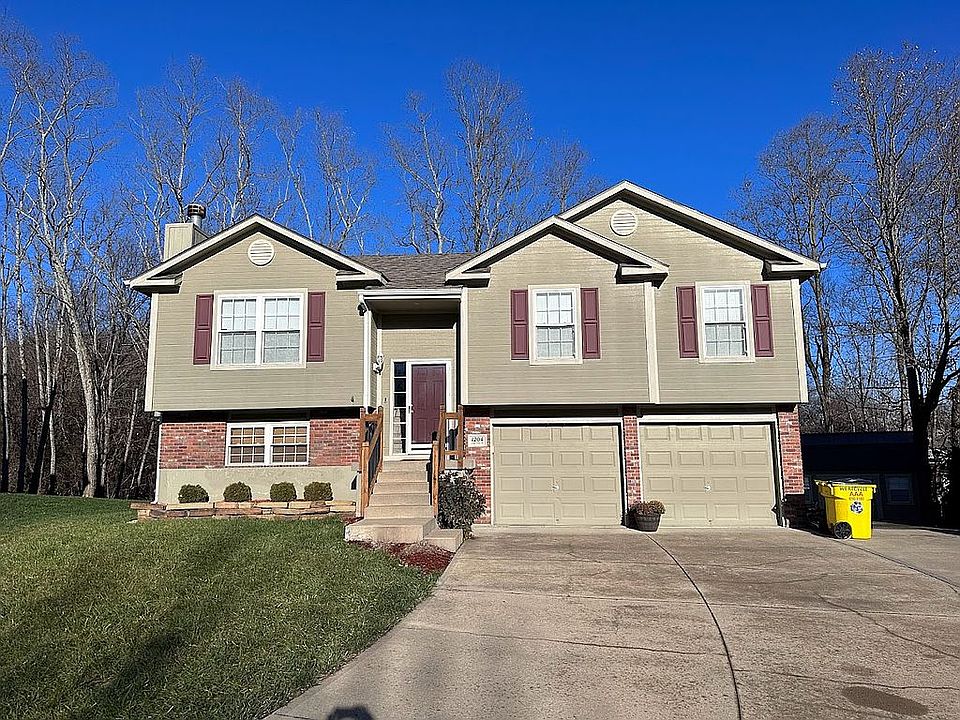 1st image of 1204 SW Lakeview Dr