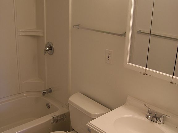 5th image of 7463 Williams Ave