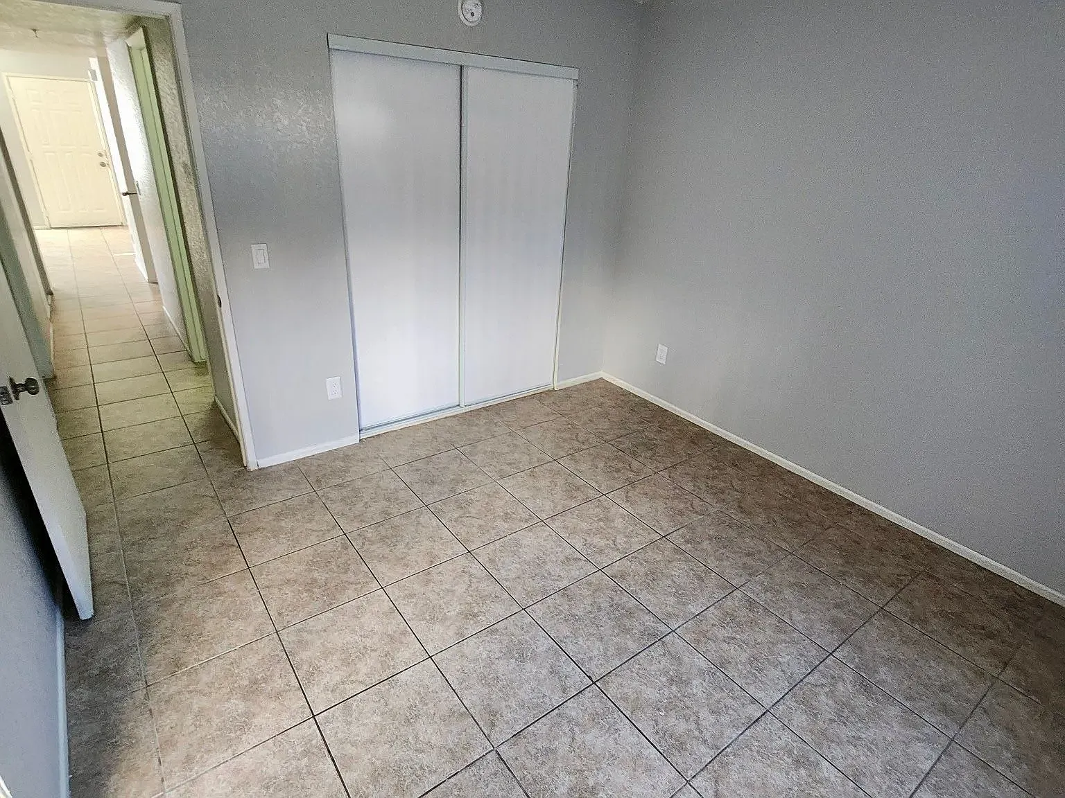Sandy Palms Apartments — Photo 4